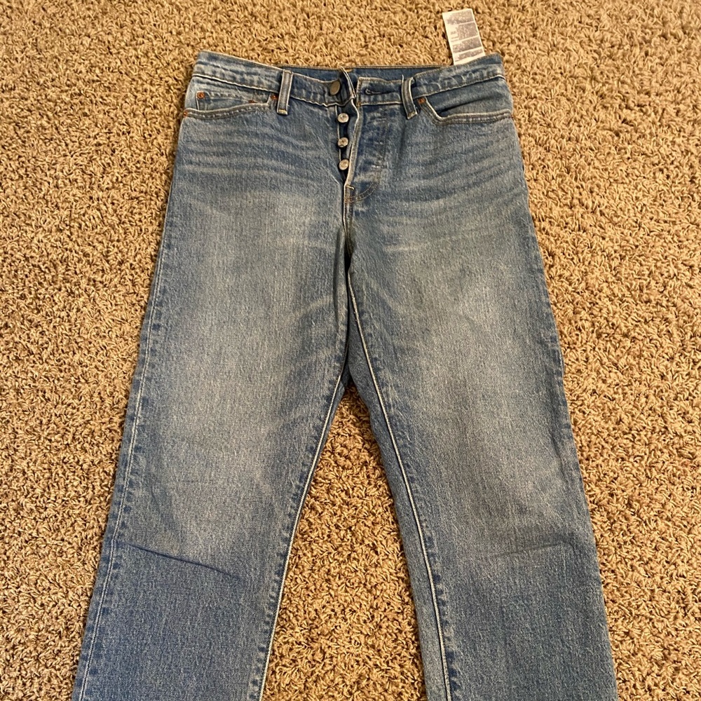 Levi’s wedgie fit cropped size 28